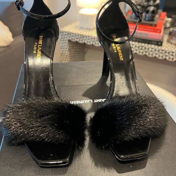 SAINT LAURENT BEA PATENT LEATHER AND MINK FUR SANDALS - Picture 4 of 8